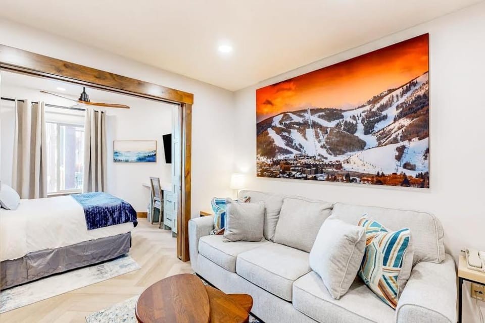 Ski-in - ski-out condo with pools sauna hot tubs game room gym kitchenette W&D House in Wasatch County