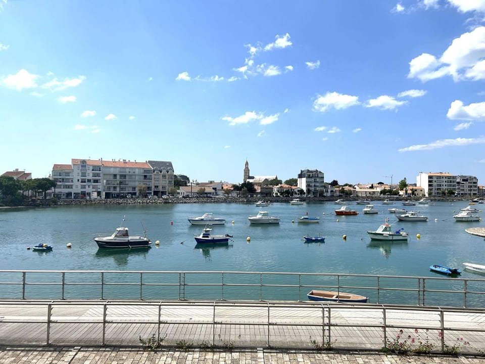 SG490-009 Appart 2 pièces 5 couchages SAINT GILLES CROIX DE VIE Apartment in Saint-Gilles-Croix-de-Vie