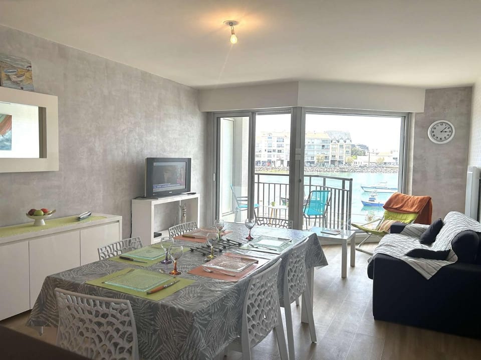 SG490-009 Appart 2 pièces 5 couchages SAINT GILLES CROIX DE VIE Apartment in Saint-Gilles-Croix-de-Vie