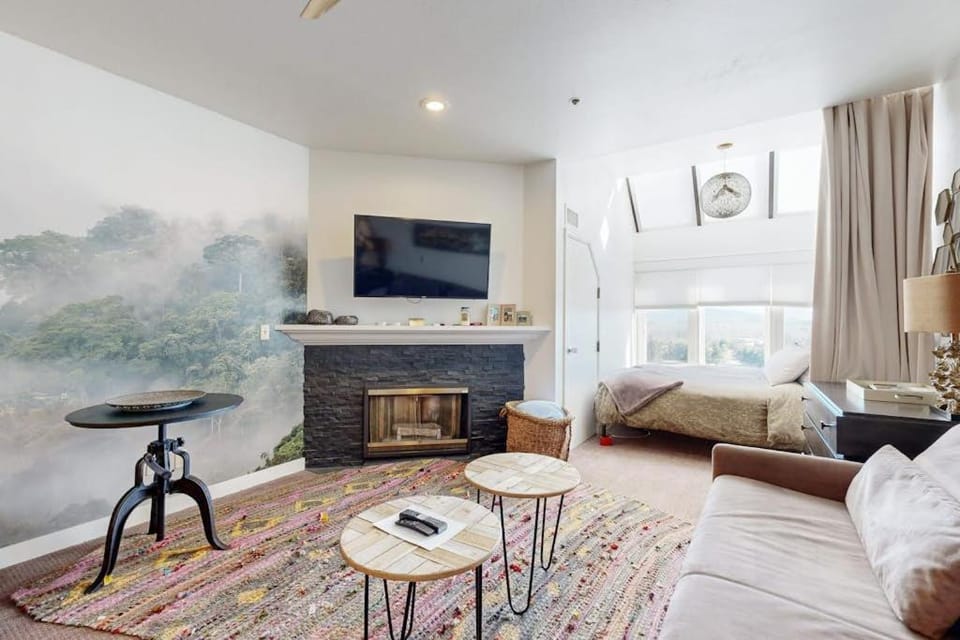 ski-in - ski-out Studio with Pool Hot Tub Fitness Center & Mountain Views Apartment in Park City