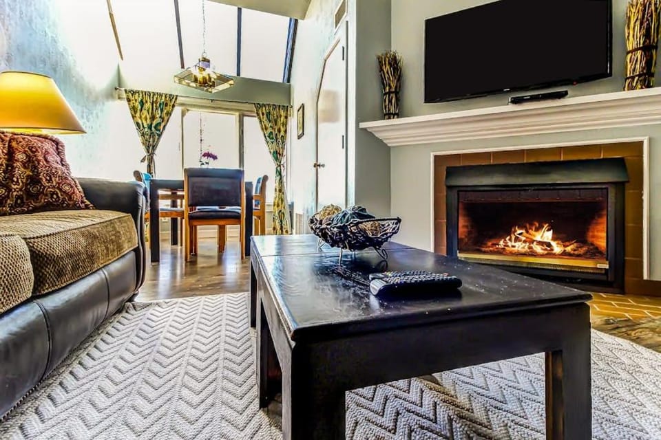 Cozy studio in the village with WiFi & easy slope access Apartment in Park City
