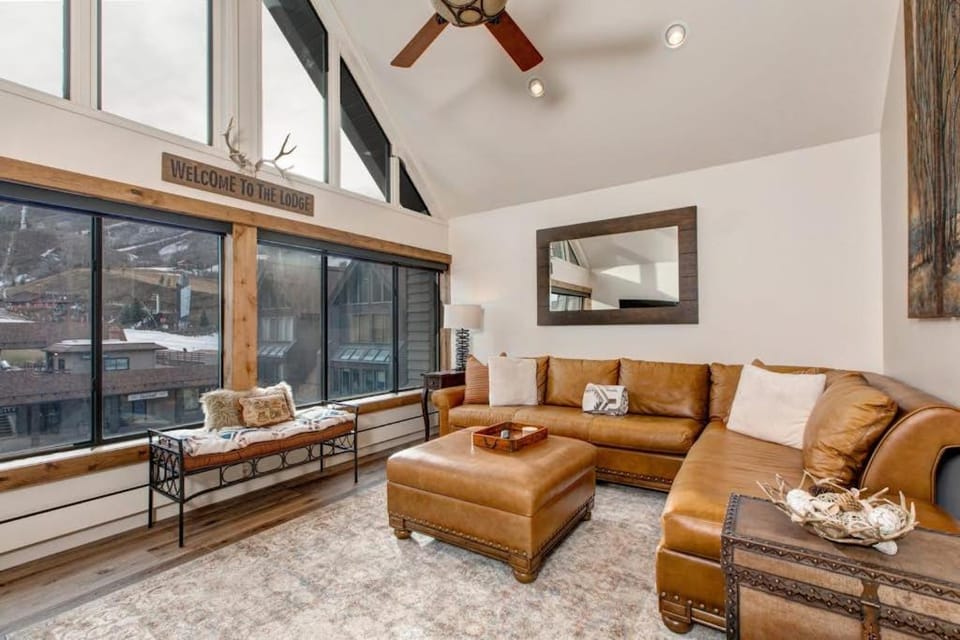 Remodeled ski-in - ski-out Condo at Park City Mountain Resort House in Park City