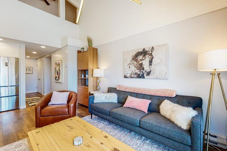 Ski view condo steps to Park City lifts with fireplace pool hot tubs ice rink House in Park City