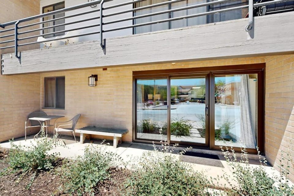 Cozy Mountain Getaway with Hot Tub - Near Slopes Links & Shuttle House in Park City