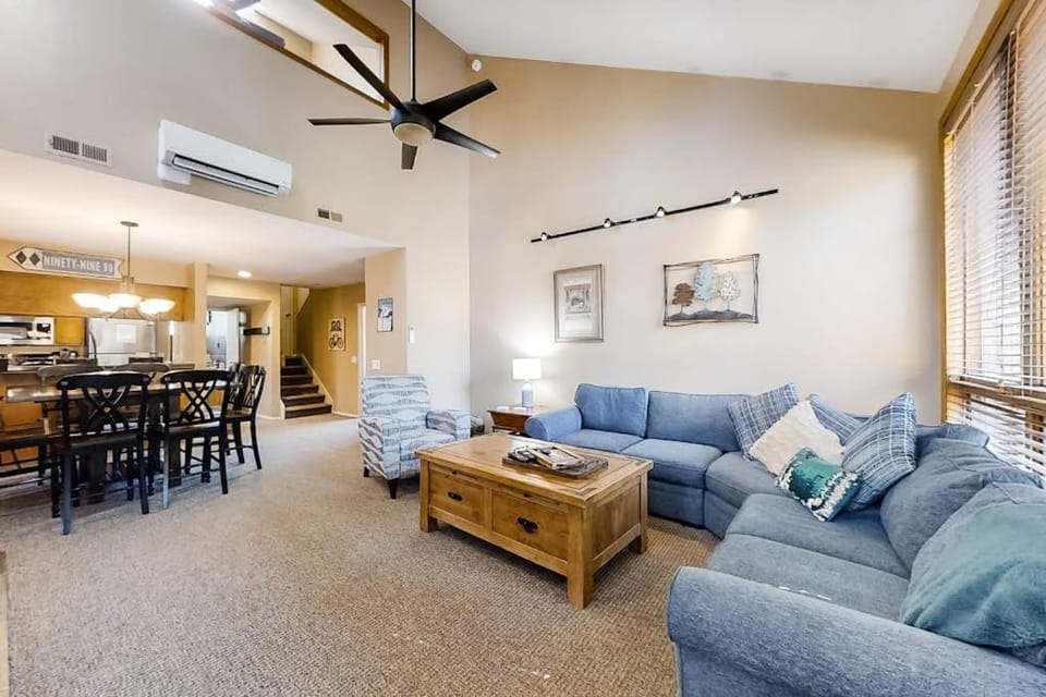 Spacious all-suite home at the base of The Canyons Resort House in Wasatch County