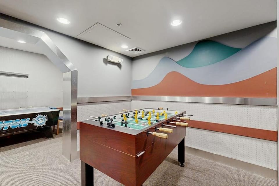 Ski-in - ski-out Powderhorn Condo with Shared Hot Tubs a Pool & Gym at Club Solitude House in Wasatch County