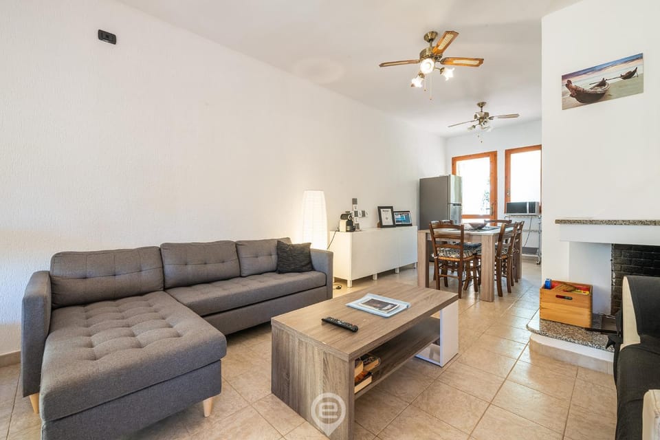Estay - Stesi Holiday House - Parking - AirCon - WiFi House in Quartu Sant'Elena