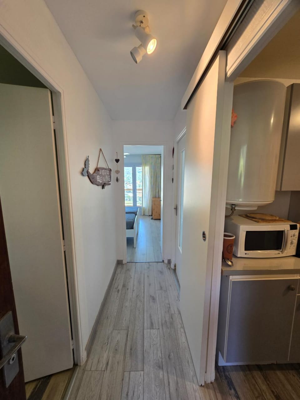 Kitchen or kitchenette, Photo of the whole room, Bedroom, kitchen