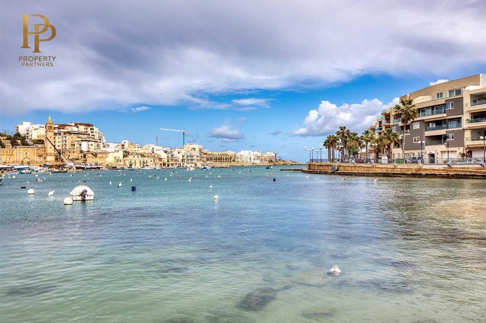 Property building, Nearby landmark, Natural landscape, Beach, City view, River view, Sea view