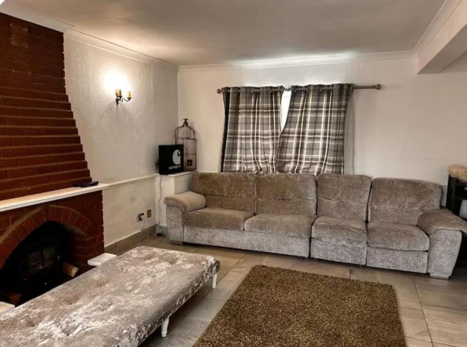 5 Bedroom house Doncaster House in Doncaster