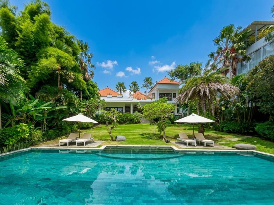 Natural landscape, Garden, Garden view, Pool view, Swimming pool, sunbed