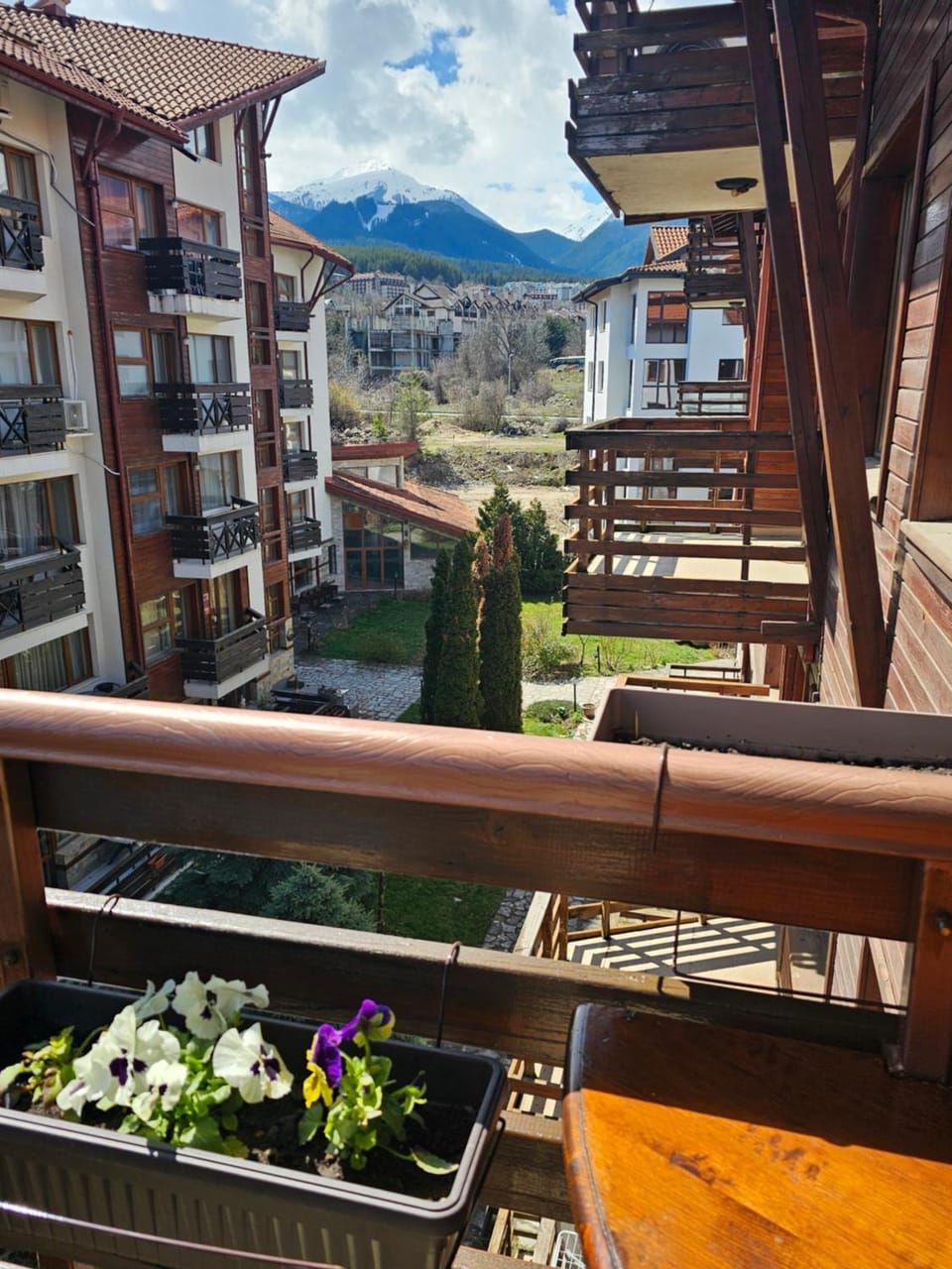 Balcony/Terrace, Mountain view