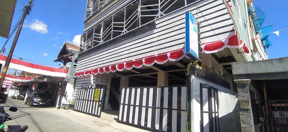 Property building, Day
