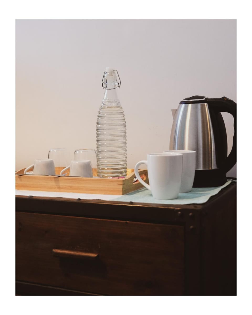 Coffee/tea facilities, Dining area