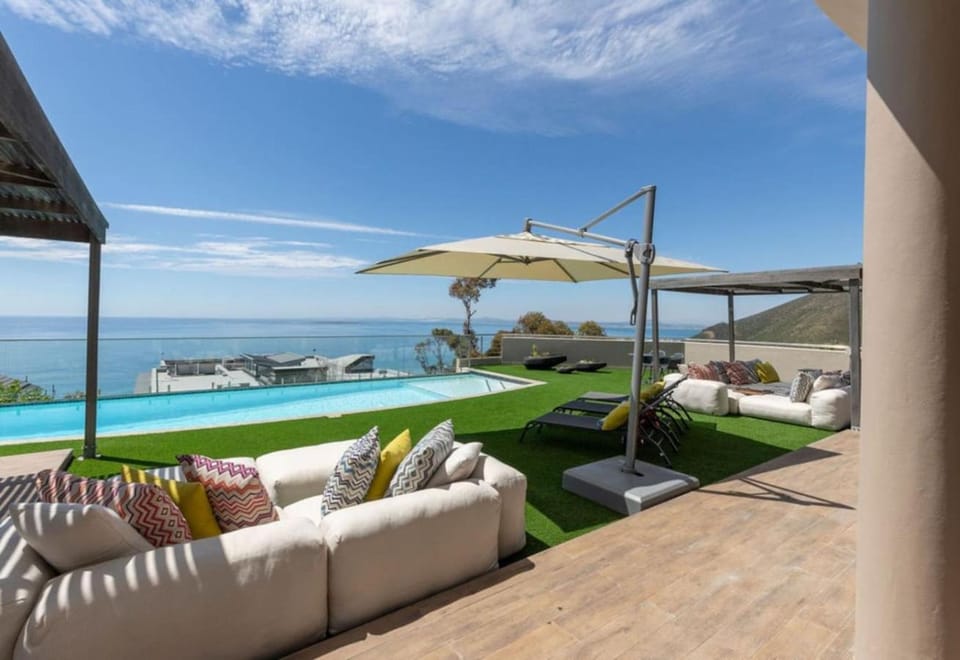Bantry Bay Villa with Ocean View Villa in Cape Town