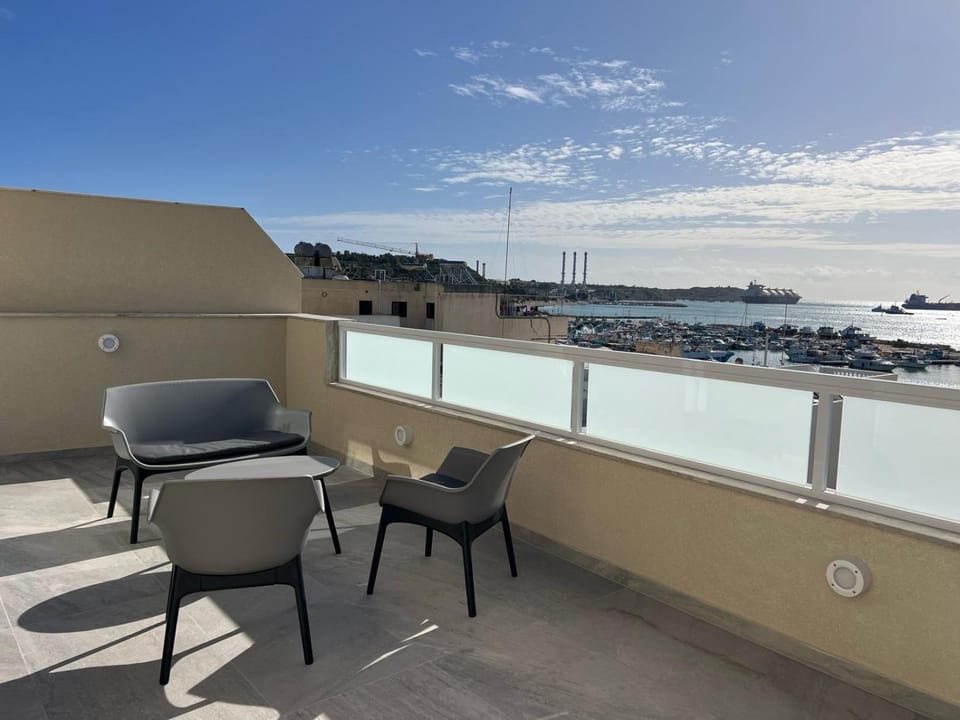 Patio, Day, Natural landscape, View (from property/room), Balcony/Terrace, Seating area, Sea view