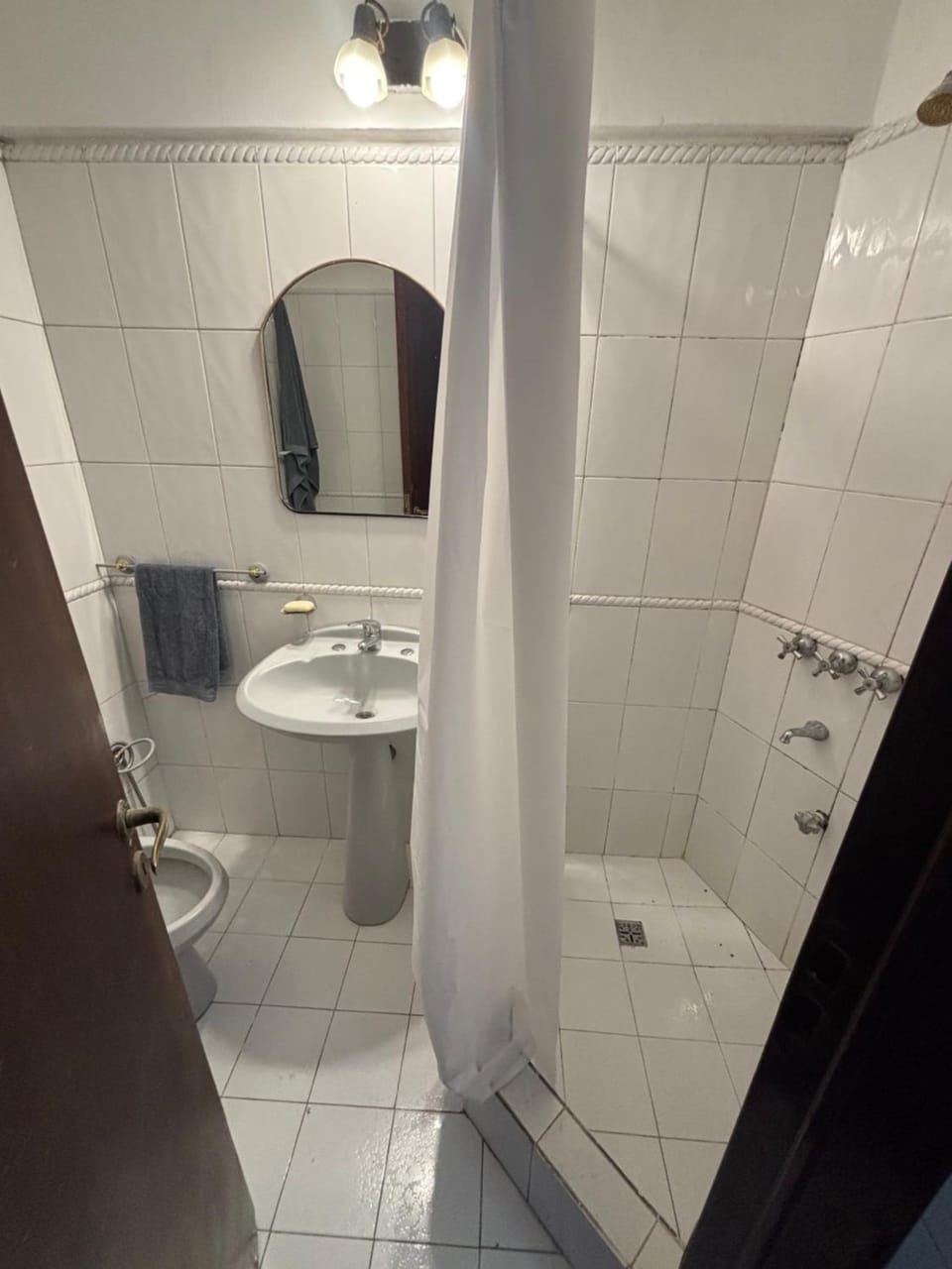Shower, Toilet, Bathroom, towels