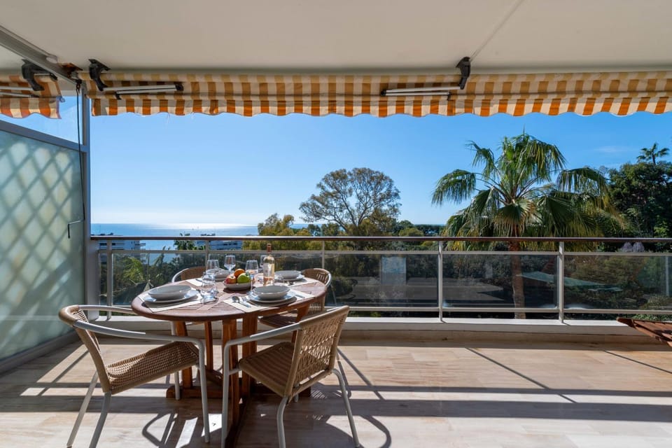 Natural landscape, Balcony/Terrace, Sea view