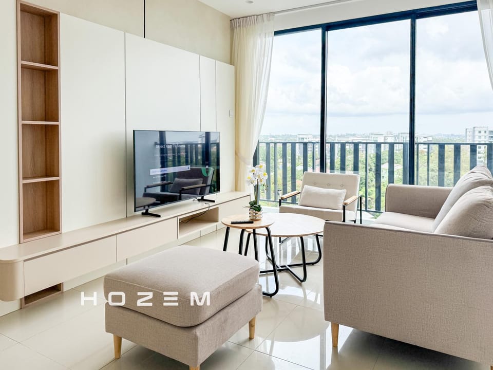 Communal lounge/ TV room, TV and multimedia, Balcony/Terrace, Living room, Seating area, Evening entertainment