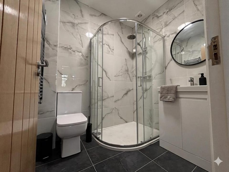 Shower, Bathroom, towels