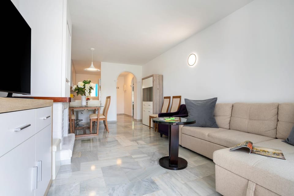TV and multimedia, Living room, Dining area