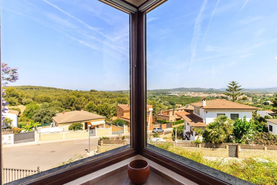 Mediterranean Pool Villa - Unik Vacation Villa in Tarragonès