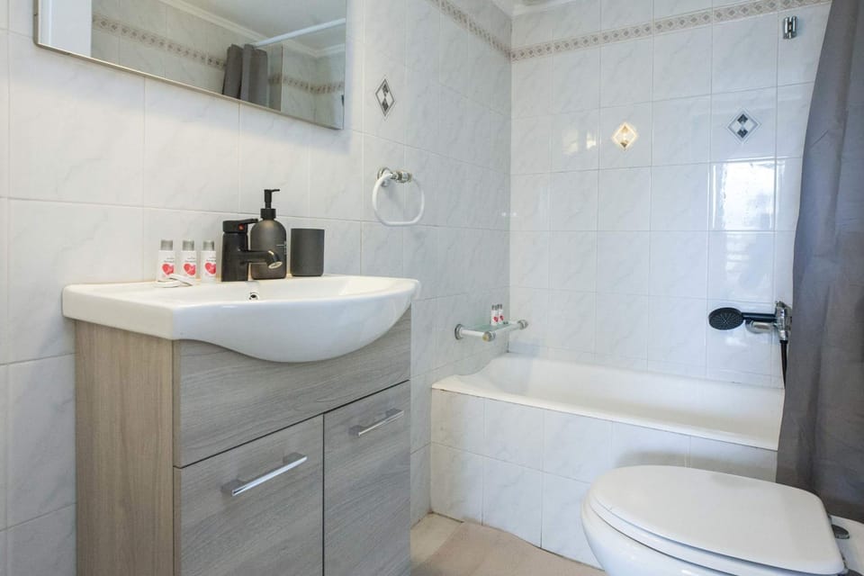 Modern Stylish 3Bd Balcony Retreat in Neo Irakleio Apartment in Central Athens Regional Unit, Greece