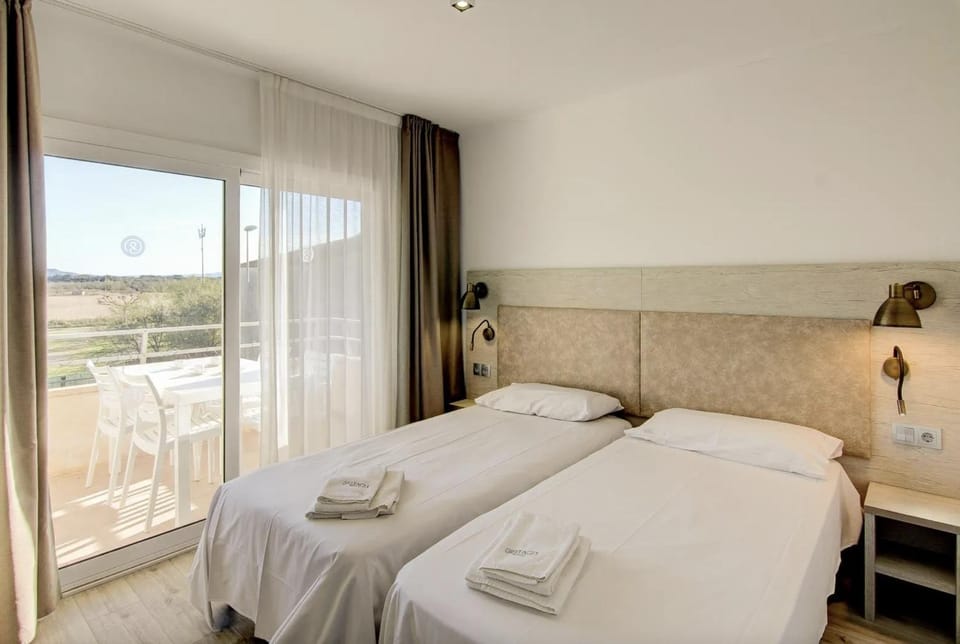 Star 210 Sistach Rentals Apartment in Baix Empordà
