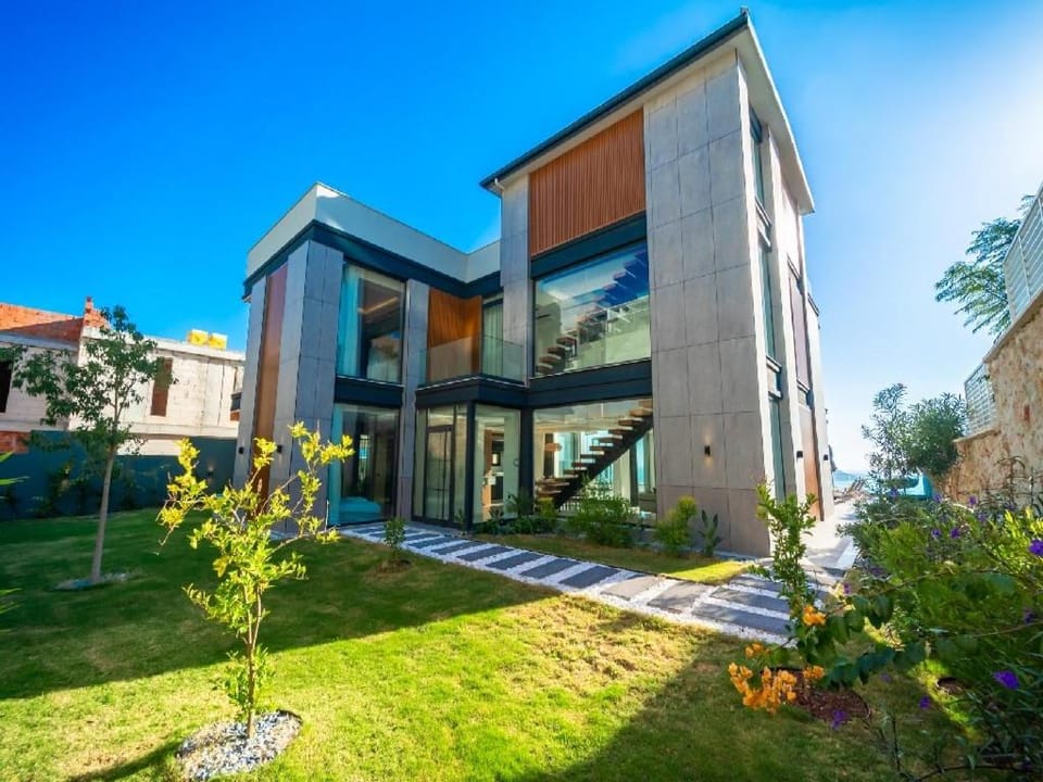 Property building, Garden