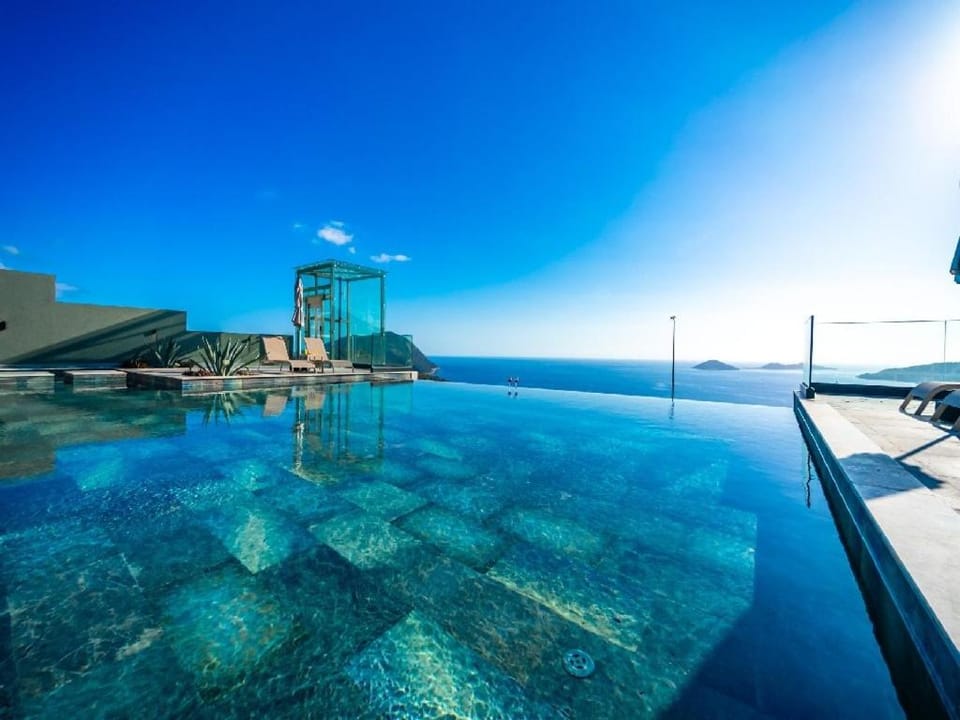 Sea view, Swimming pool