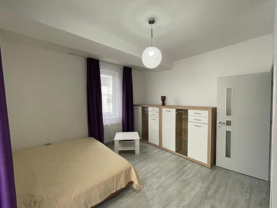Apartament cu 2 camere decomandate Apartment in Romania