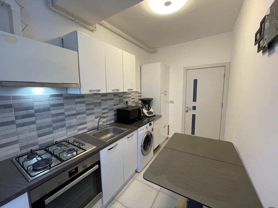 Apartament cu 2 camere decomandate Apartment in Romania