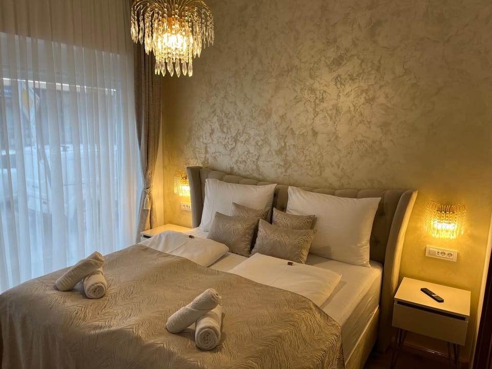 La Luna Deluxe Room with Pool & Jacuzzi, Bikes and Secured Parking Bed and Breakfast in Croatia