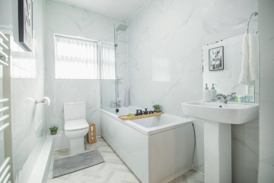 Bathroom, Bath, towels