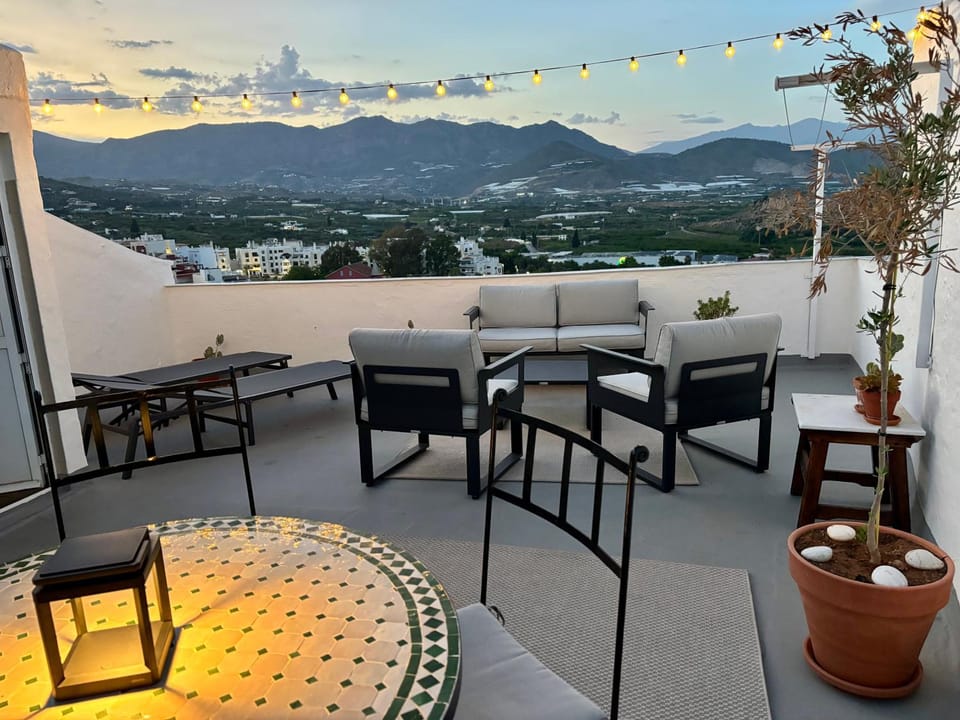 View (from property/room), Balcony/Terrace, Mountain view