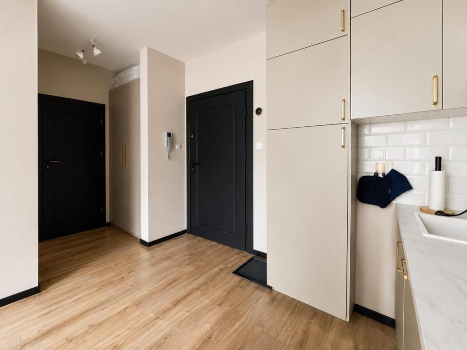 Bed, Bathroom, Kitchen or kitchenette, Photo of the whole room, Bedroom, towels, wardrobe