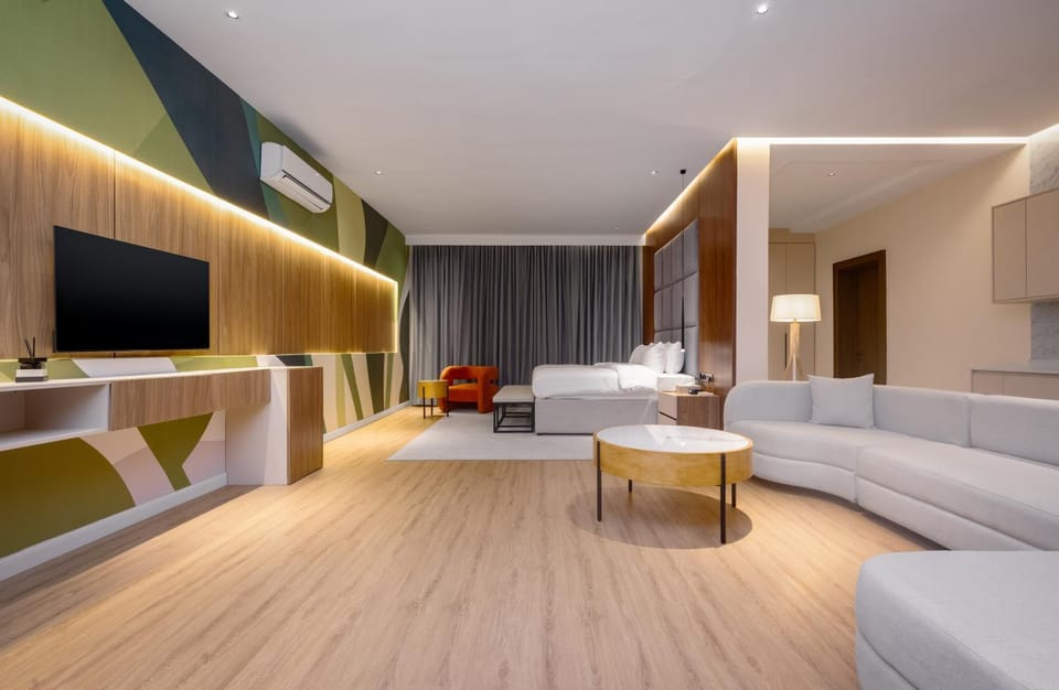 TV and multimedia, Living room, Evening entertainment