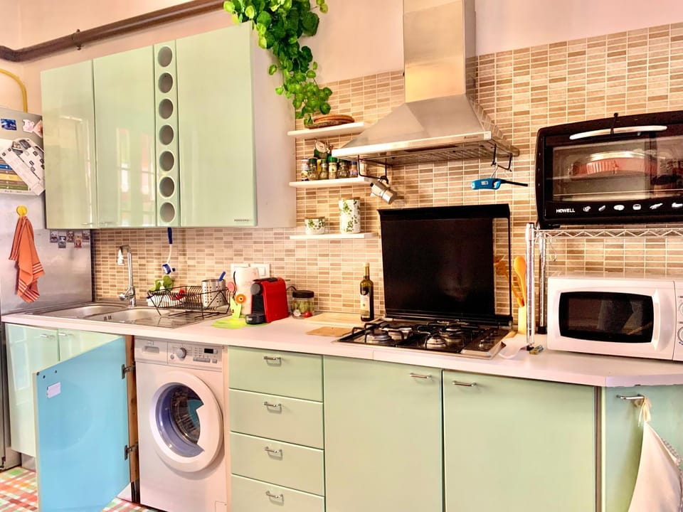 Kitchen or kitchenette, washing machine, kitchen