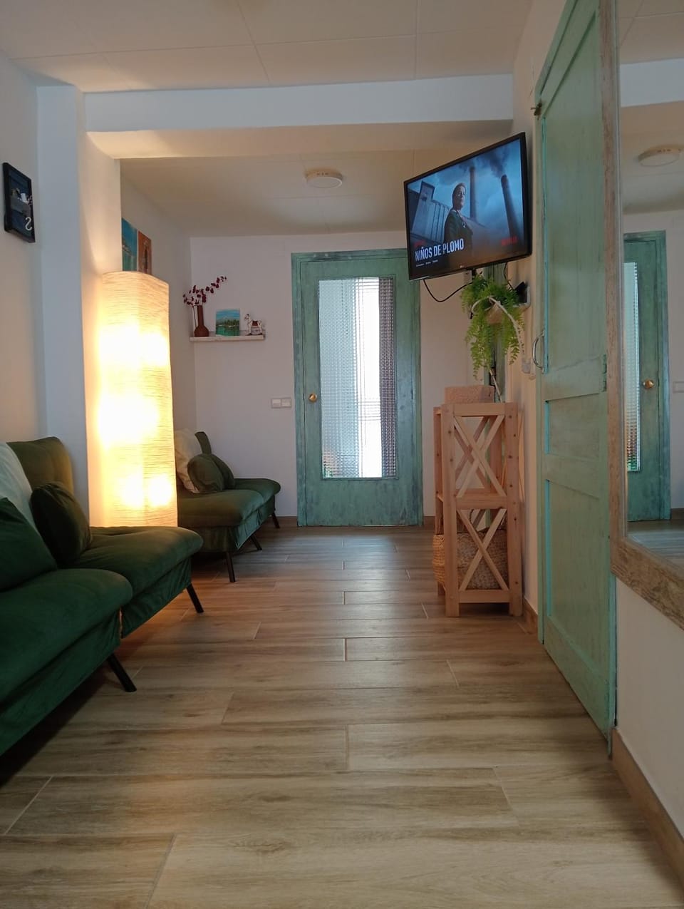 Communal lounge/ TV room
