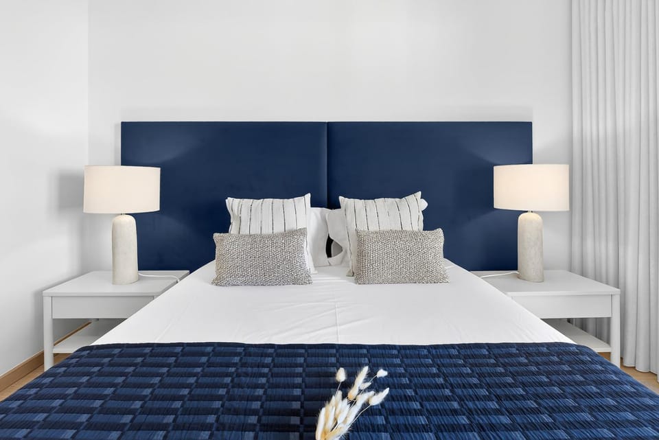 Bed, Bathroom, Balcony/Terrace, Decorative detail, Bedroom, Quiet street view, internet, air conditioner