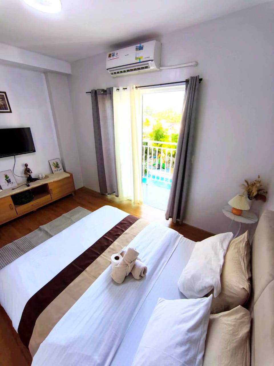 Studio unit with balcony Near Roxas night market Apartment hotel in Davao City