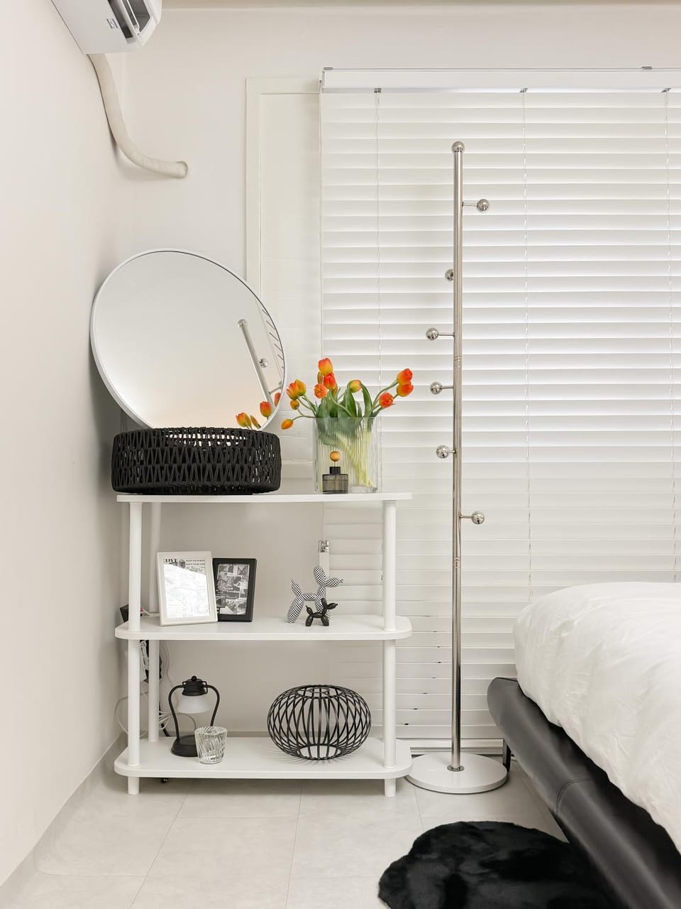 Bed, Photo of the whole room, Bedroom, air conditioner