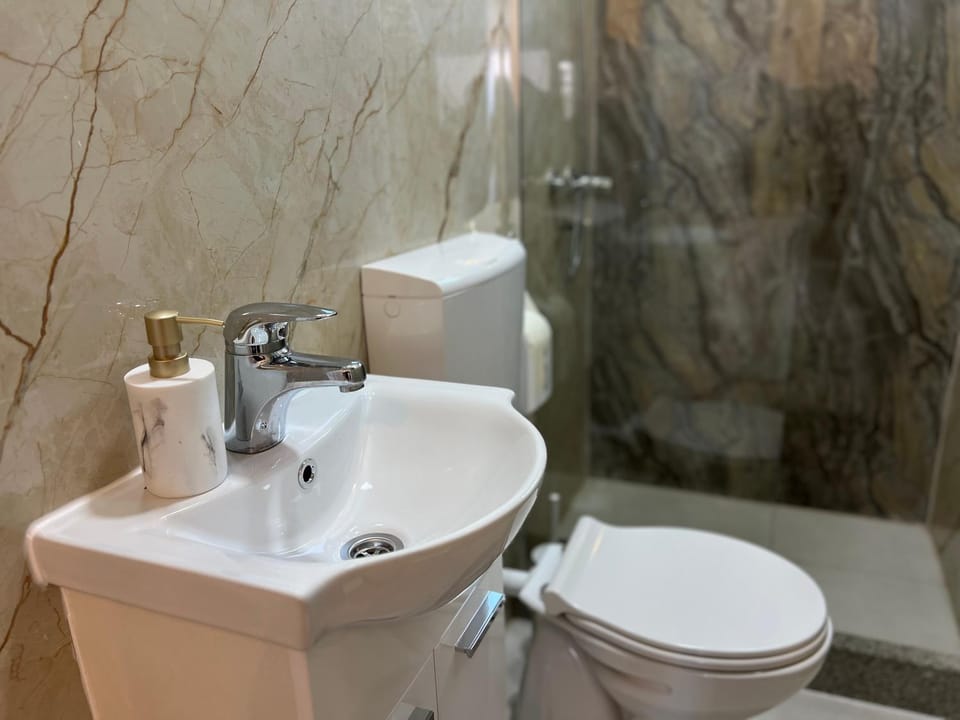 Shower, Toilet, Bathroom