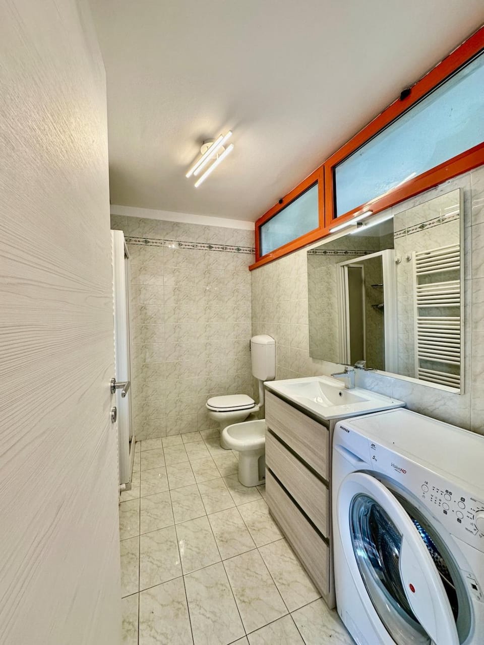 Shower, Toilet, Bathroom, washing machine