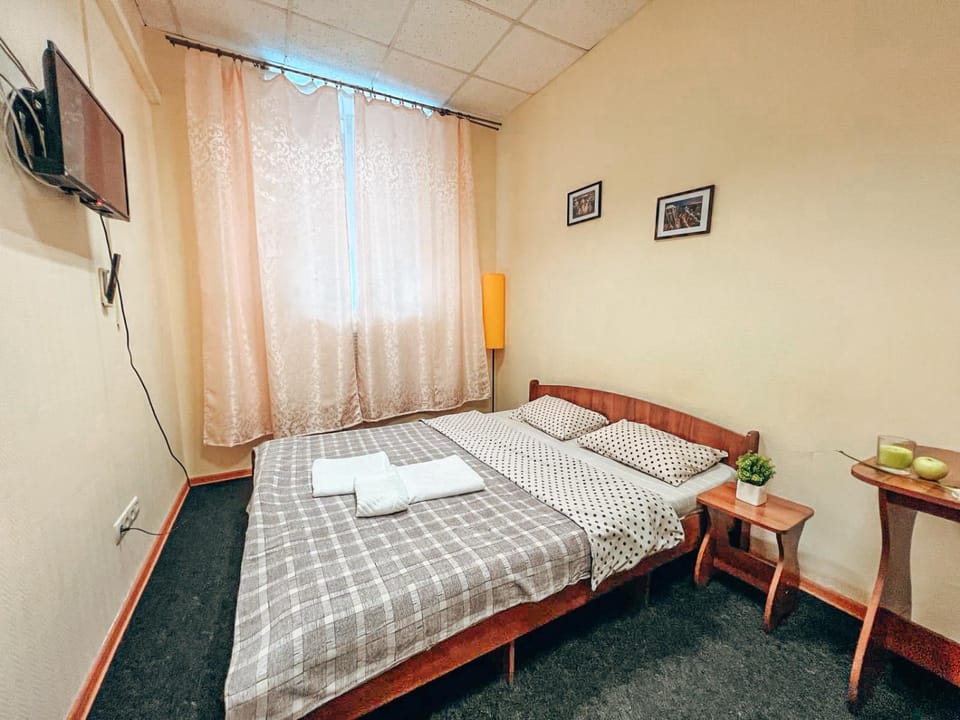 Bed, TV and multimedia, Photo of the whole room