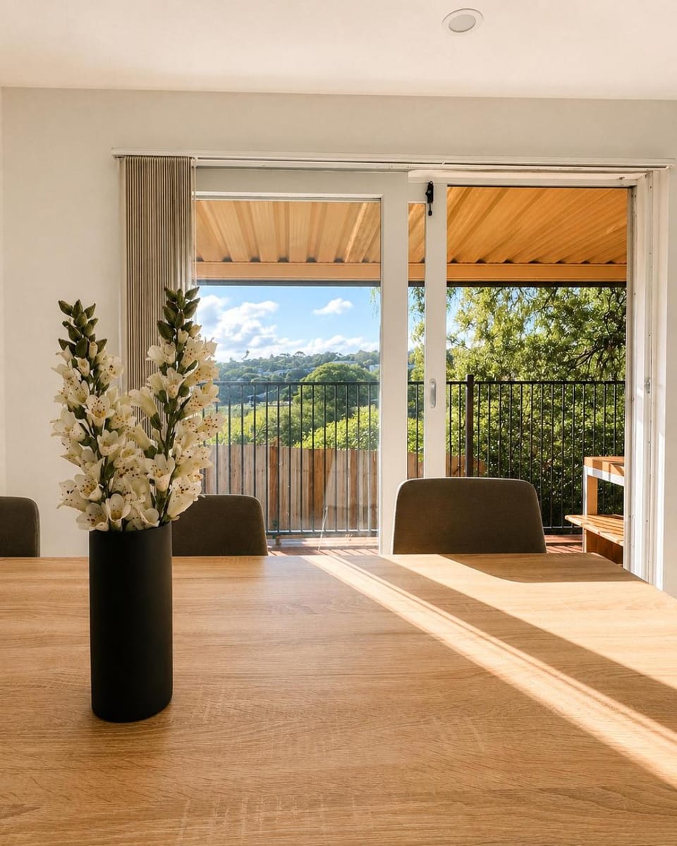 Day, View (from property/room), Dining area