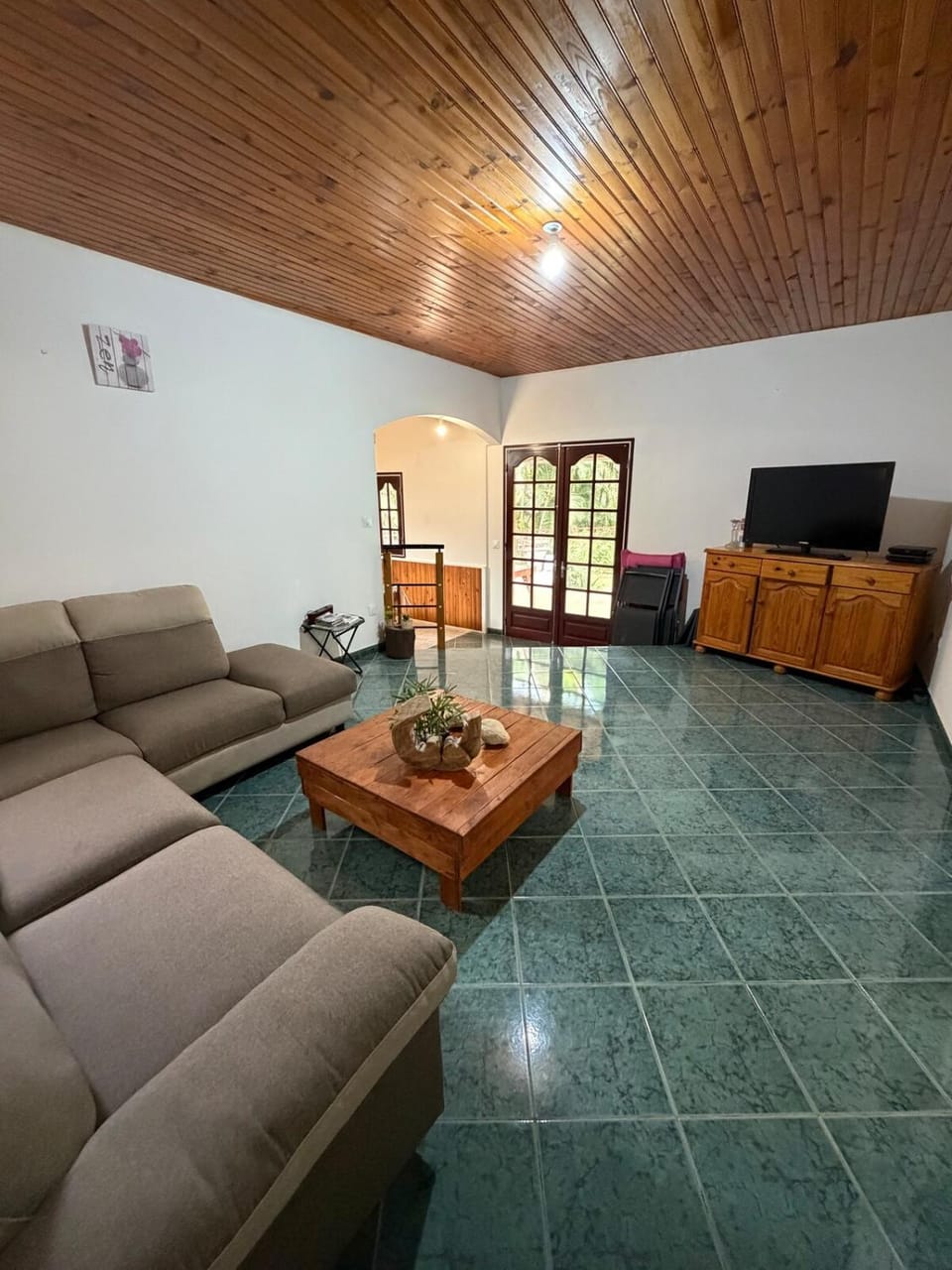 Communal lounge/ TV room, TV and multimedia, Living room, Seating area