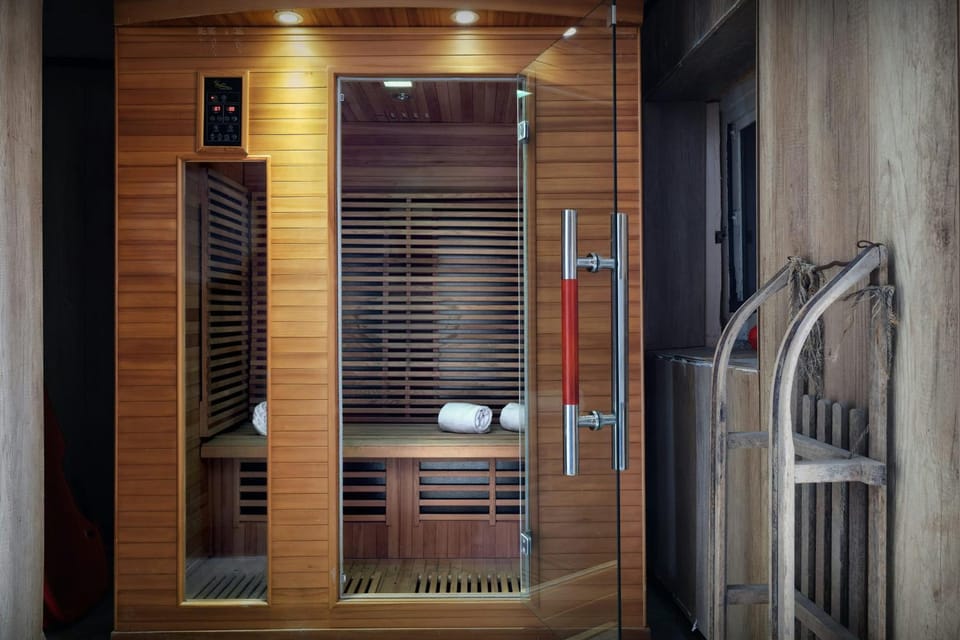 Sauna, Area and facilities