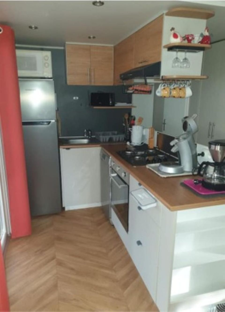 Kitchen or kitchenette