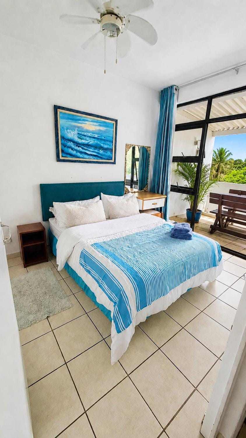 Bed, Minigolf, Beach, Beach, Evening entertainment, Evening entertainment, Bedroom, Swimming pool, Swimming pool, Swimming pool, Entertainment, Entertainment, wardrobe